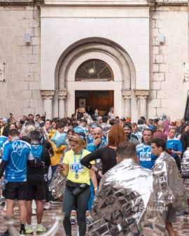 Финиш Бокельского марафона в Старом Которе, Черногория