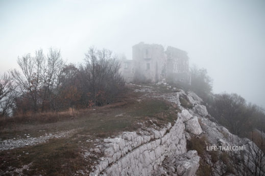 Форт Стражник и форт Ком в Црквице в Черногории