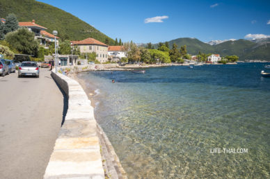 Море и дорога Доньи пут в поселках Биела и Баошичи в Черногории